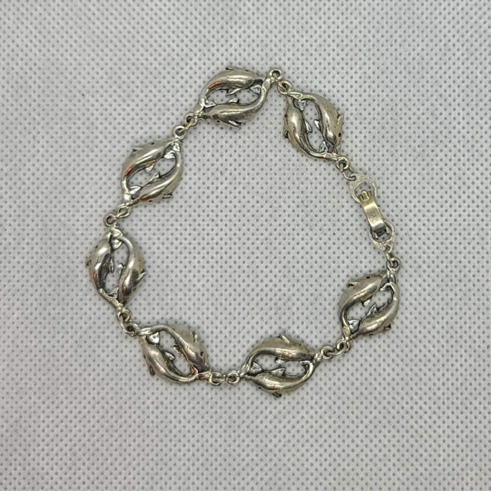 Fashion Bracelet Silvertone Dolphins 🐬